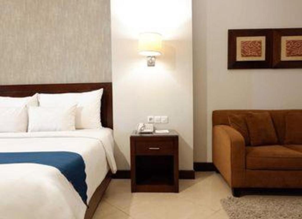 Grage Hotel Чиребон Экстерьер фото
