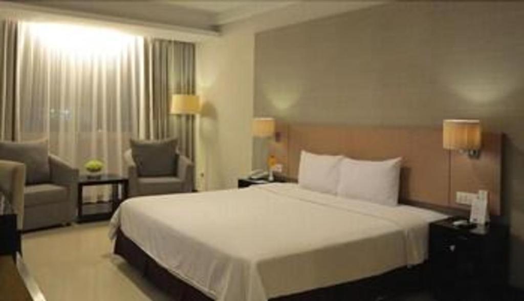 Grage Hotel Чиребон Экстерьер фото