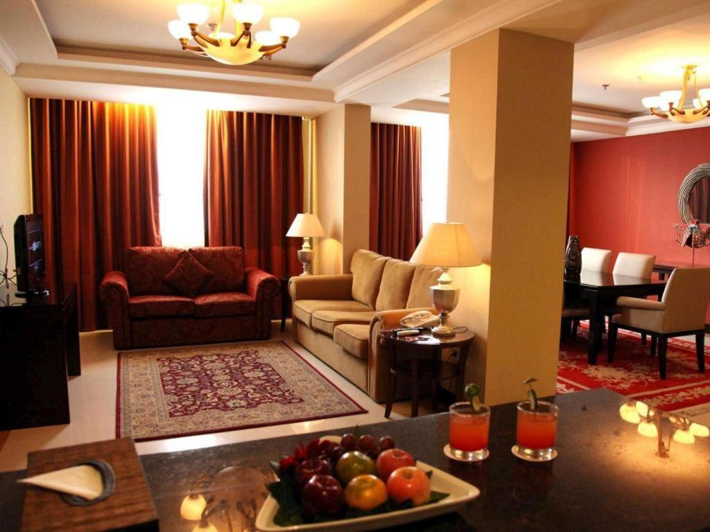 Grage Hotel Чиребон Экстерьер фото
